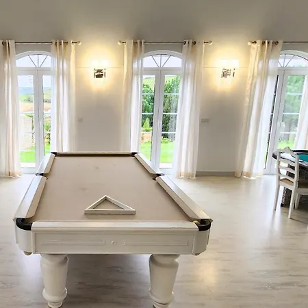 Villa Altus Near Ericeira With Swimming Pool, Jacuzzi And 2 Games Cambaia