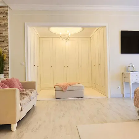 Altus Near Ericeira With Swimming Pool, Jacuzzi And 2 Games Cambaia