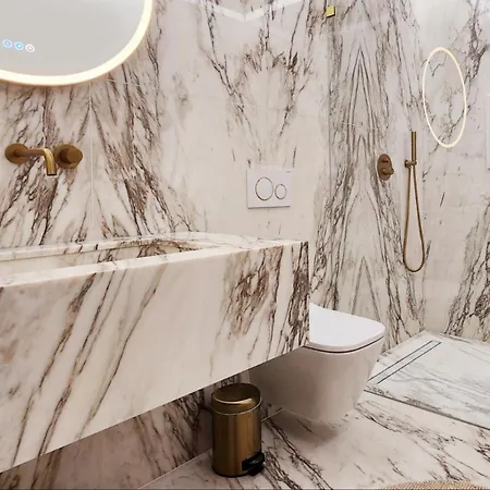 Altus Near Ericeira With Swimming Pool, Jacuzzi And 2 Games