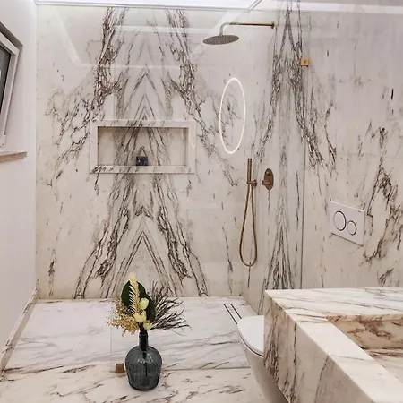 Altus Near Ericeira With Swimming Pool, Jacuzzi And 2 Games Villa