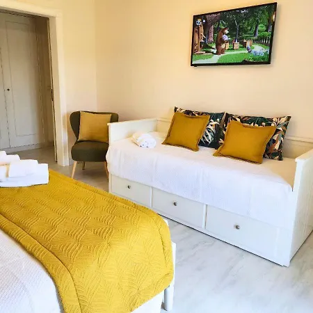 Altus Near Ericeira With Swimming Pool, Jacuzzi And 2 Games Villa