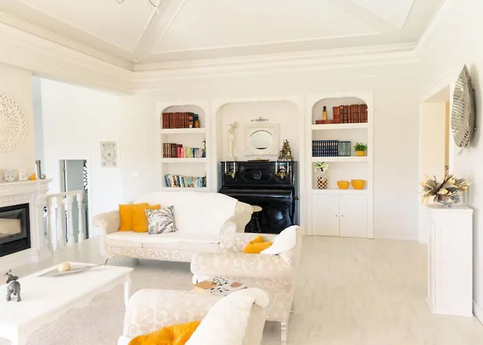 Altus Near Ericeira With Swimming Pool, Jacuzzi And 2 Games * Cambaia