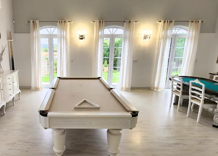 Villa Altus Near Ericeira With Swimming Pool, Jacuzzi And 2 Games Cambaia