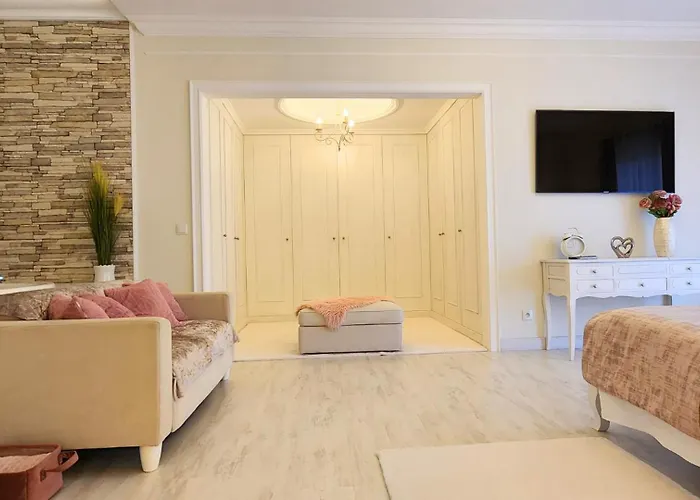 Altus Near Ericeira With Swimming Pool, Jacuzzi And 2 Games Cambaia