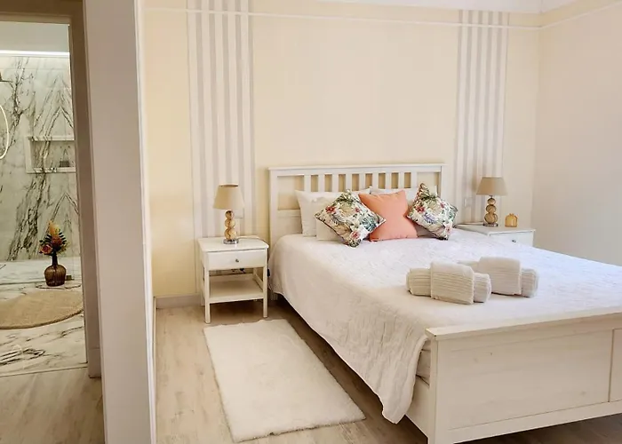 Altus Near Ericeira With Swimming Pool, Jacuzzi And 2 Games Cambaia