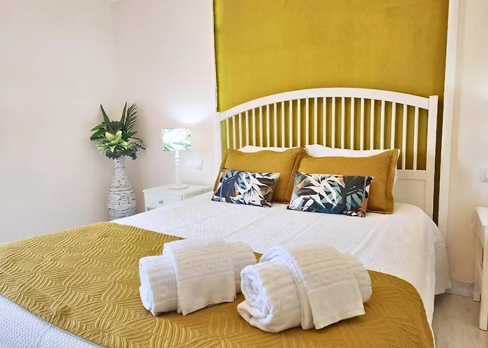 Altus Near Ericeira With Swimming Pool, Jacuzzi And 2 Games * Cambaia