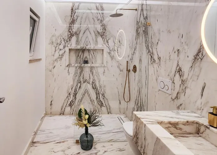 Altus Near Ericeira With Swimming Pool, Jacuzzi And 2 Games Villa