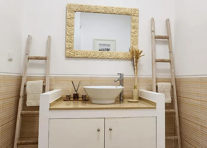 Altus Near Ericeira With Swimming Pool, Jacuzzi And 2 Games Villa *