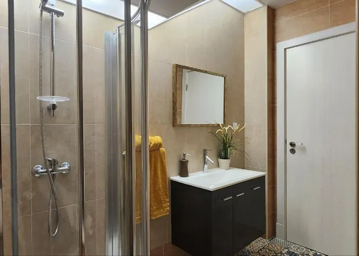 Altus Near Ericeira With Swimming Pool, Jacuzzi And 2 Games Villa *