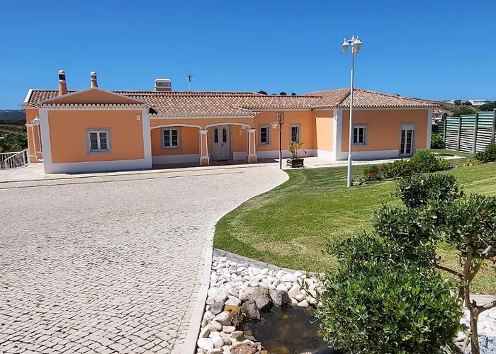 Altus Near Ericeira With Swimming Pool, Jacuzzi And 2 Games Cambaia