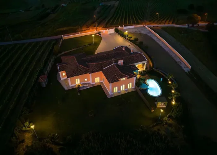 Altus Near Ericeira With Swimming Pool, Jacuzzi And 2 Games